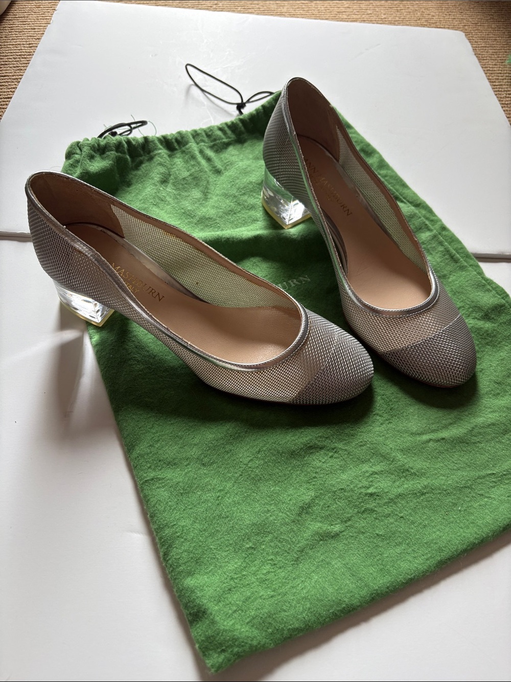Gorgeous Ann Mashburn Acrylic heel pumps - Picture 12 of 14